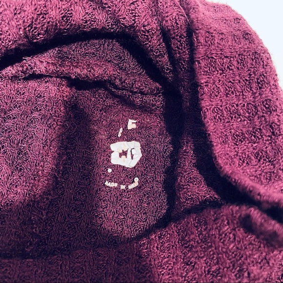 Maroon Cowl Neck Waffle Knit raw hem Sweater M - Picture 4 of 6